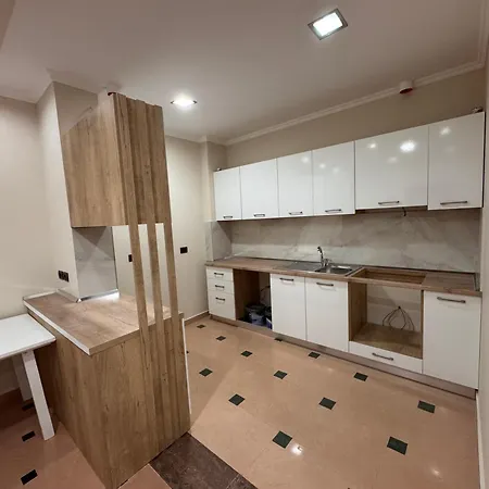 Hostel Diora