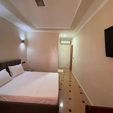 Diora Hostel *