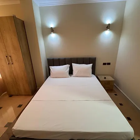 Diora Hostel *