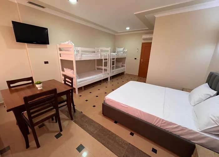 بيت شباب Diora إلباسان